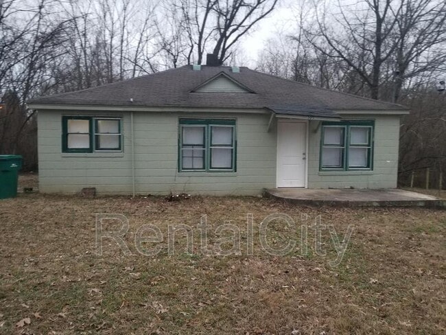 Building Photo - 305 Hillcrest Cir Dr