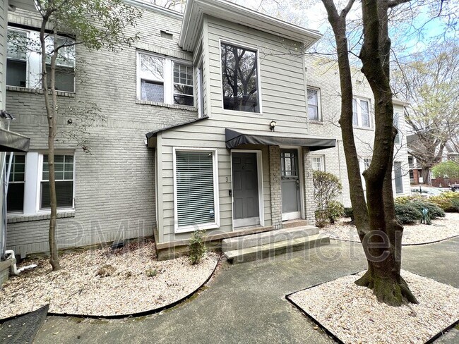 Building Photo - 864 Charles Allen Dr NE