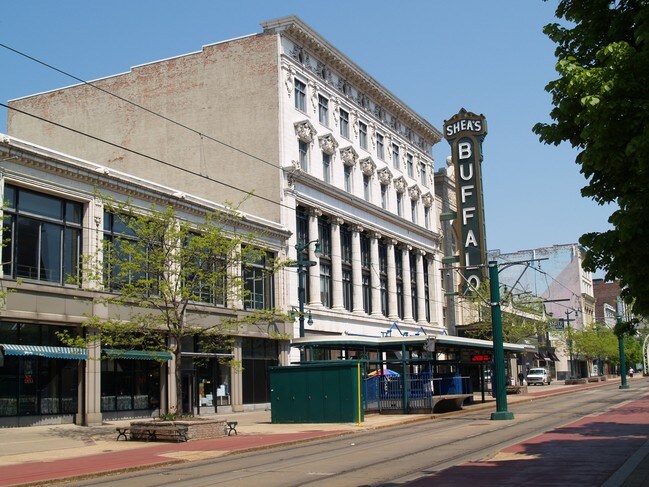 Frente de la propiedad - Theater Place Apartments