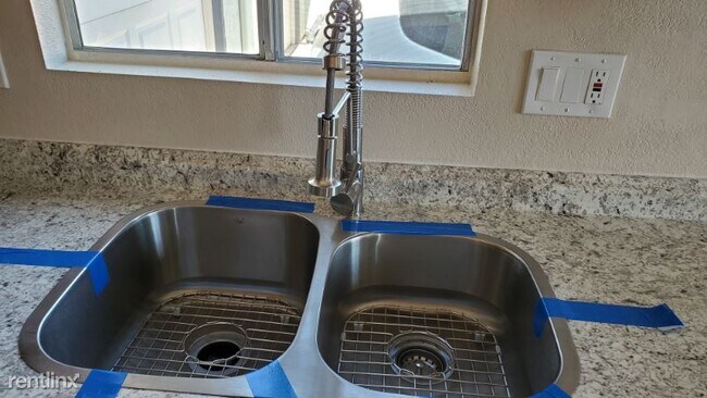 Foto del edificio - 2 br, 1 bath House - 2126 Avenida Olivos
