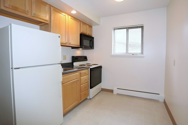 Building Photo - Imperial South