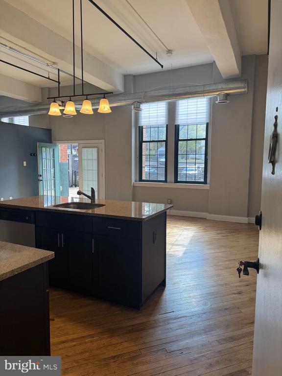 Foto del edificio - 200 Lincoln Ave