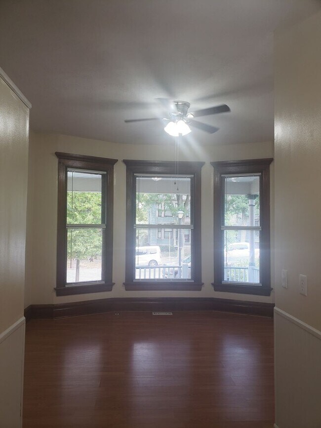 Building Photo - 1215 W Berry St - (triplex)