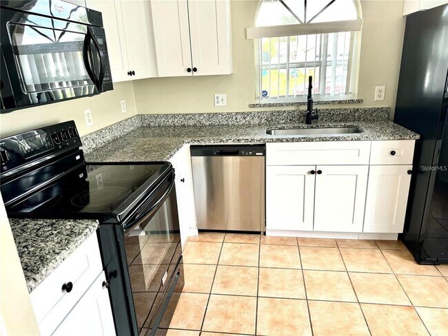 Foto del edificio - 7808 Laurel Oak Ln
