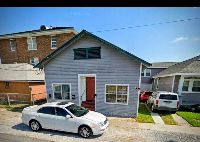 539 Ave A