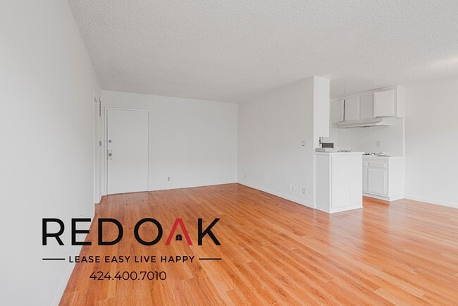 Building Photo - 7010 Lanewood Ave