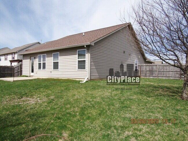 Building Photo - 729 Bridgebend Run, Greenwood, IN 46143