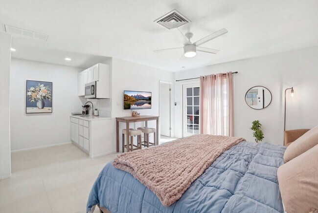 Foto del edificio - 313 E Riviera Dr