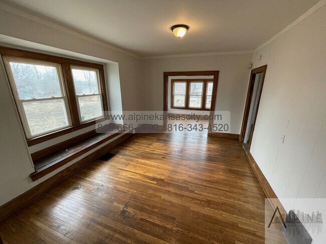 Foto del edificio - Large KCK Home