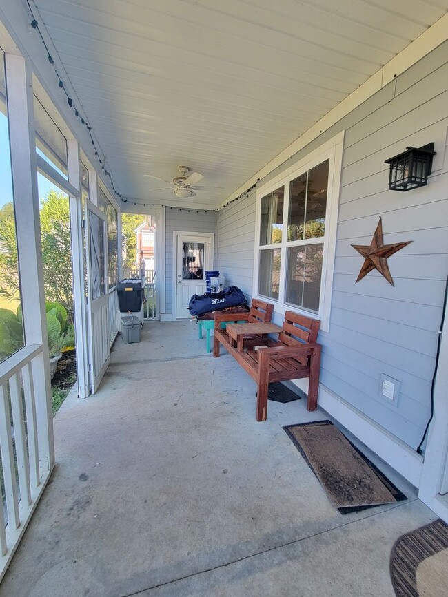 Building Photo - Lovely 3 bedroom, 3.5 bath home in Nellief...