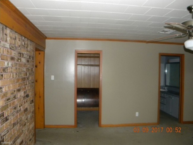 Building Photo - 2026 Gum St