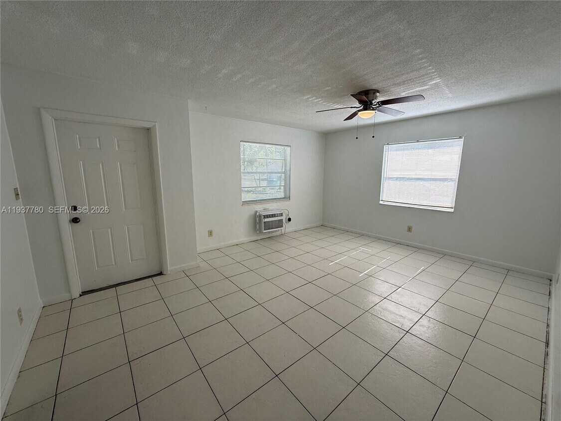 Building Photo - 1620 NW 52nd Ave