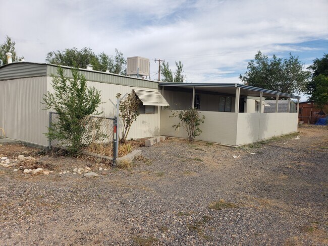 Foto del edificio - 2480 Carver Ave