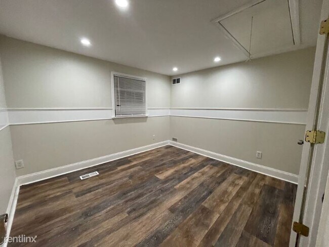 Foto del edificio - 3 br, 2 bath House - 630 S Forklanding Rd