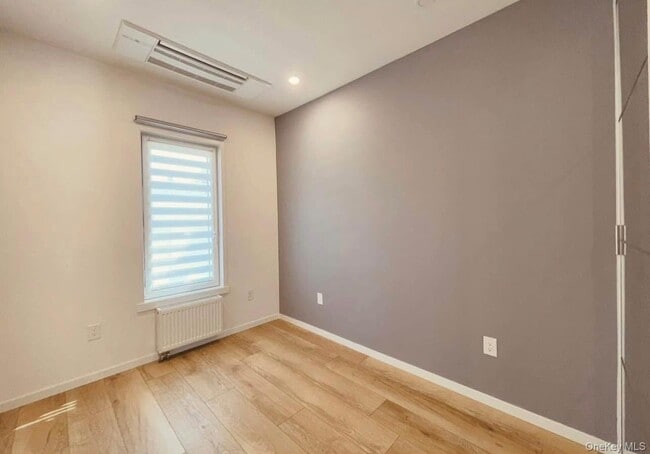 Foto del edificio - 71-53 69th Pl