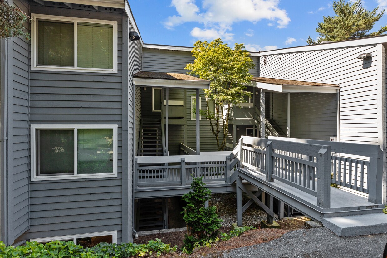 9398 Redmond Woodinville Rd NE Unit 129, Redmond, WA 98052 Condo for