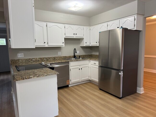 Foto del edificio - Beautiful 4 beds 2.5 baths in Columbus!