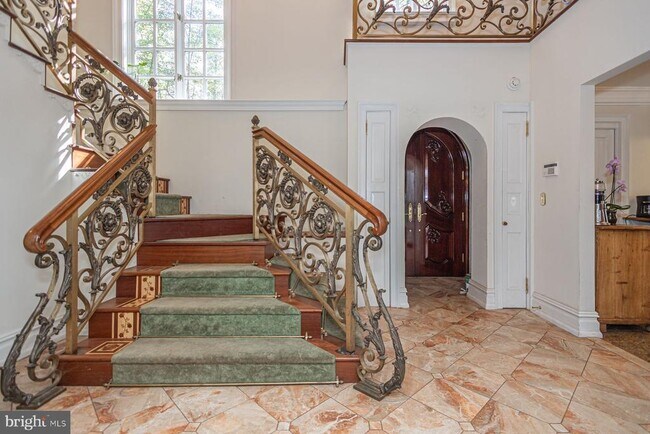 Foto del edificio - 132 E Dark Hollow Rd