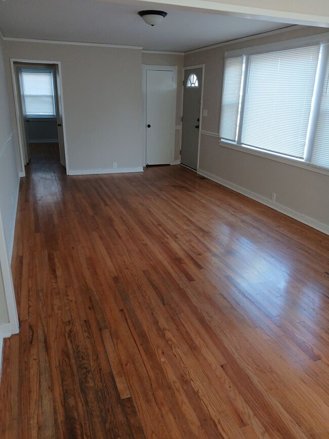 Building Photo - 2813 King St