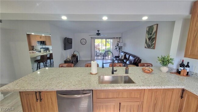 Foto del edificio - 4708 SW 8th Pl