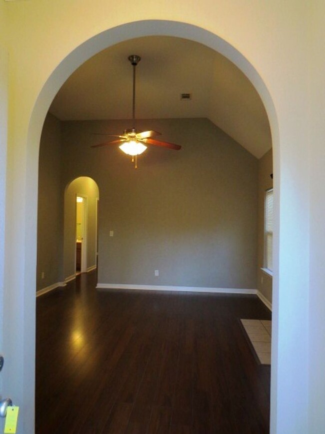 Foto del edificio - One level 3BR, 2BA patio home in Oxmoor Glen