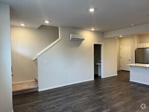 Building Photo - 11725 NE 28th St