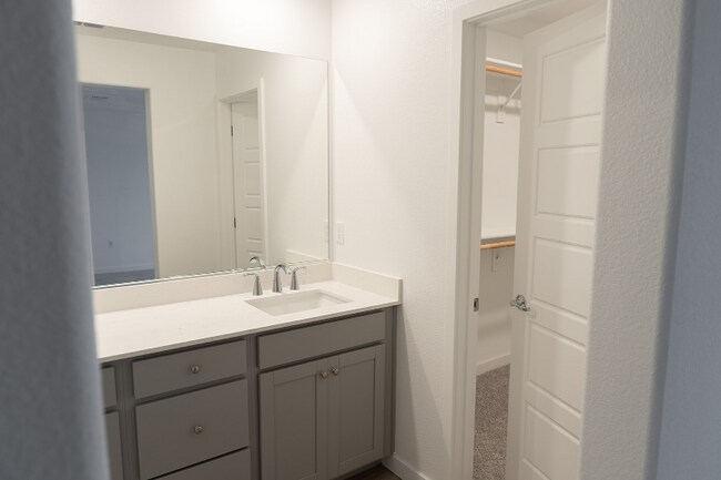 Foto del edificio - 5937 Littlestone St