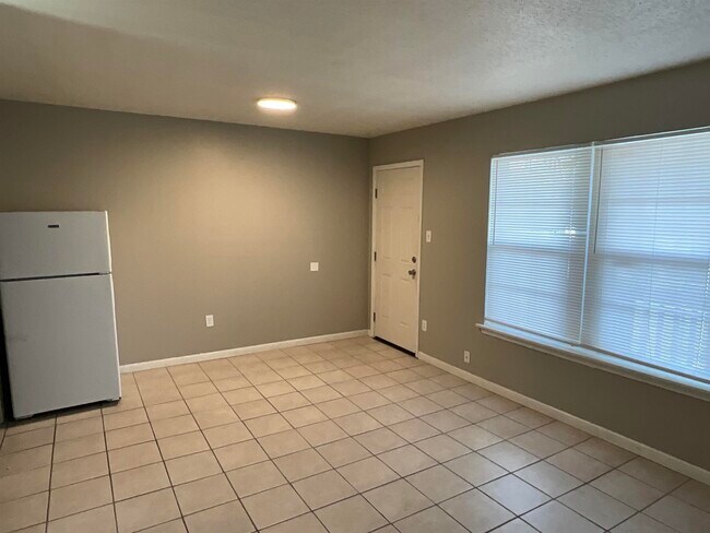 Foto del edificio - 4455 MACON Rd