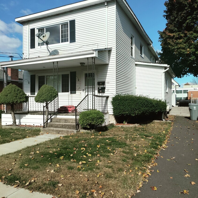 Foto principal - 57 Tomlinson Ave