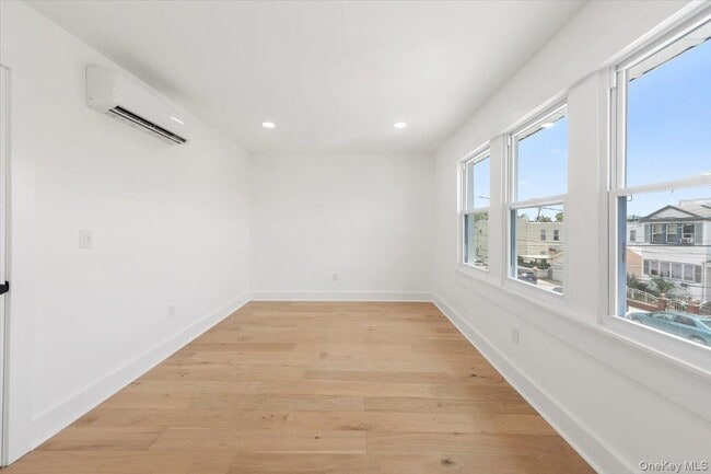 Building Photo - 104-17 Rosita Pl