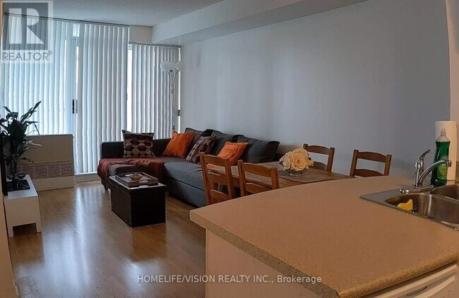 Photo du bâtiment - 5508-5508 Yonge St