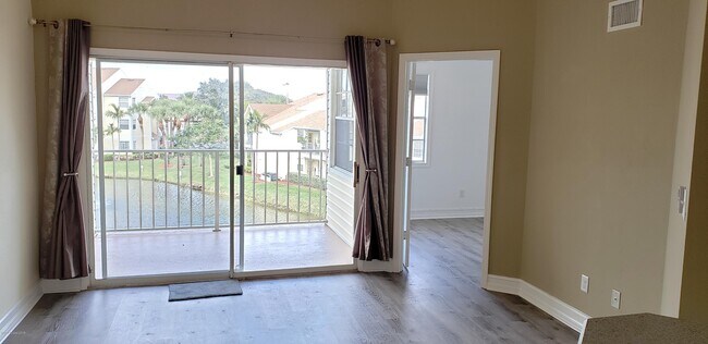 Building Photo - 1801 Island Club Dr