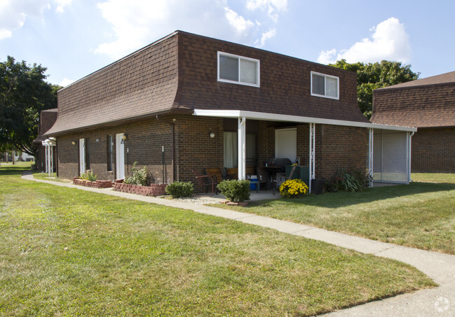 Building Photo - Lakeplace