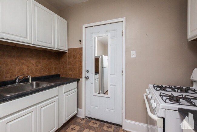 Foto del edificio - 6364 N Hermitage Ave