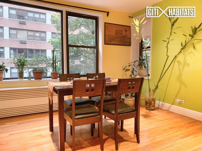 Foto del edificio - 342 E 53rd St