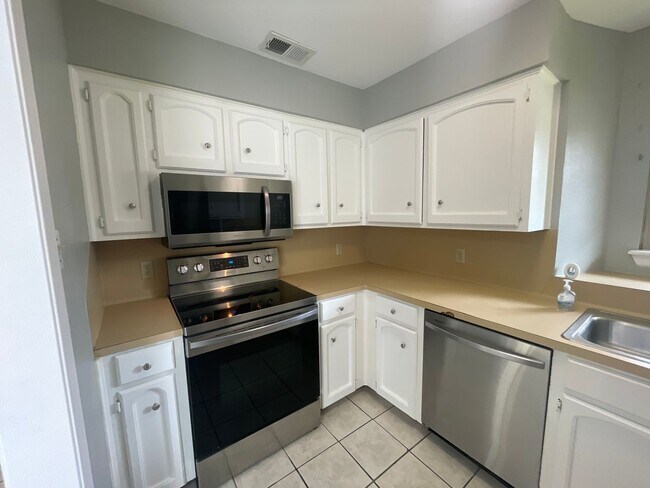 Foto del edificio - 3/2-Aavlaible Breckenridge Subdivision