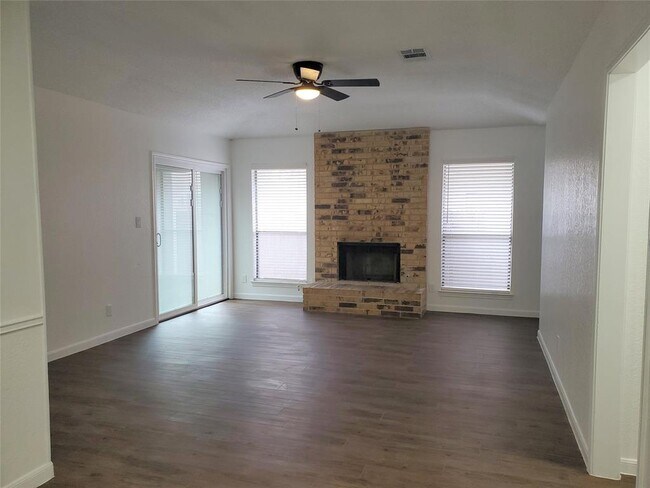 Foto del edificio - 2508 Howellwood Way