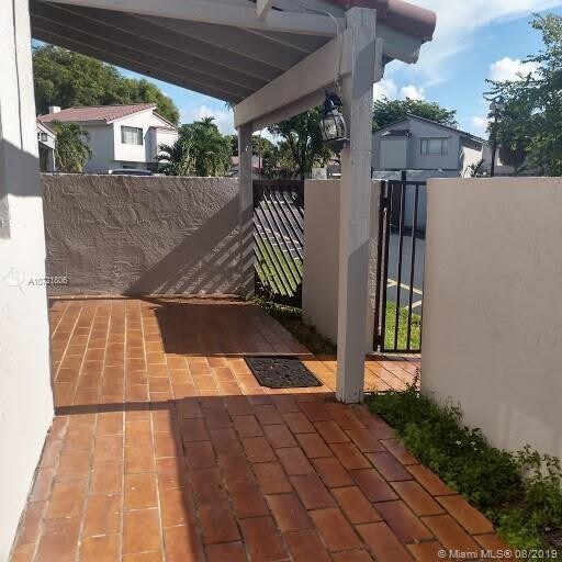 Foto del edificio - 730 NW 106th Ave