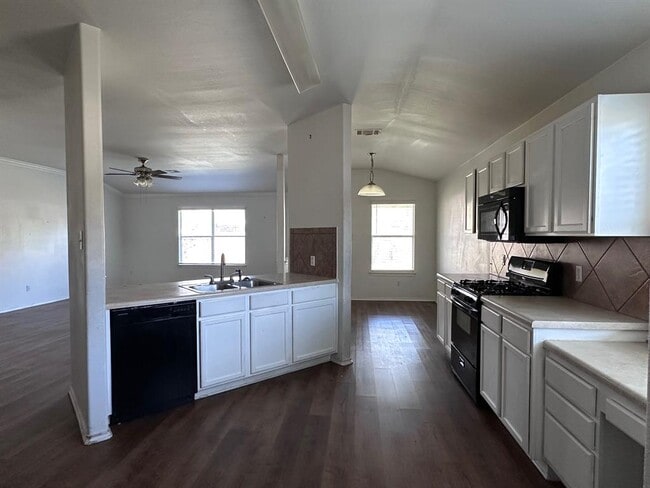 Foto del edificio - 12720 Waynespur Ln