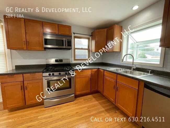 Building Photo - ***NEW LISTING!! / ELMWOOD PARK / UPDATED ...
