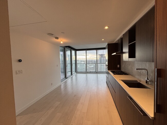 Building Photo - 2611-4720 Lougheed Highway