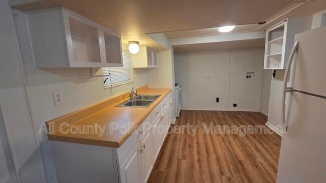 Building Photo - 933 S Missouri Ave