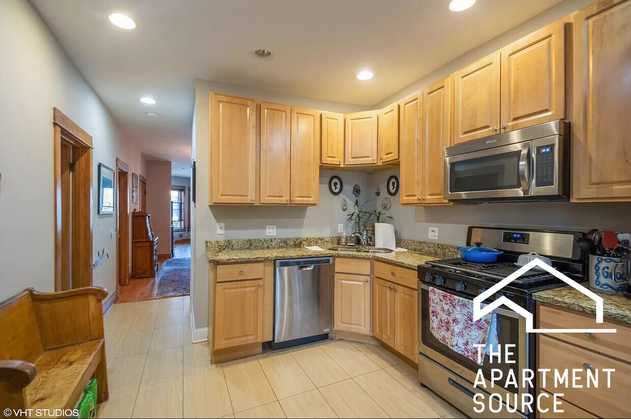 Foto principal - 2509 W Diversey Ave
