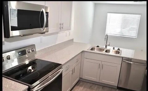 Foto del edificio - 12146 Azure Gate Rd