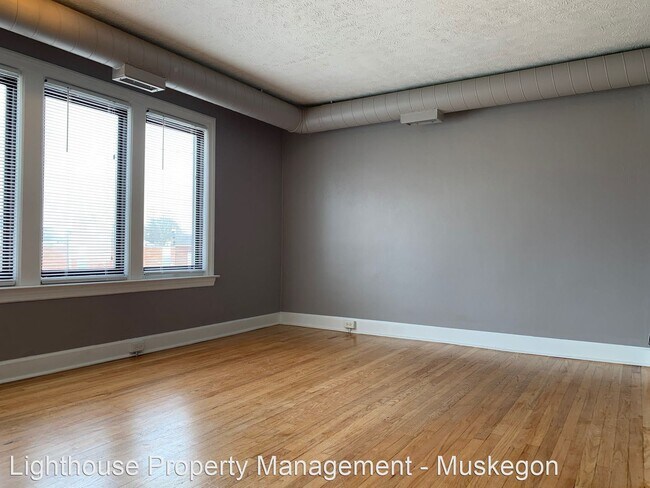 Building Photo - 1115 3rd St