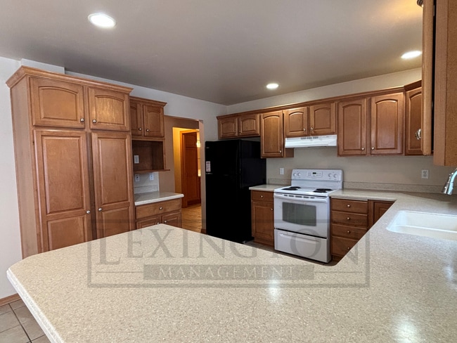 Building Photo - 274 Tony Ln