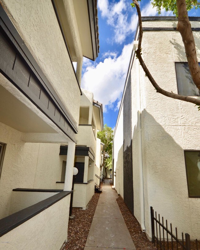 Foto del edificio - 4308 N Longview Ave