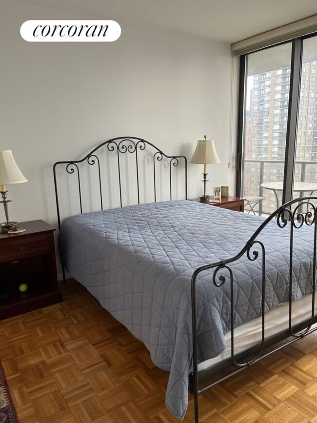 Building Photo - 161 W 61st St