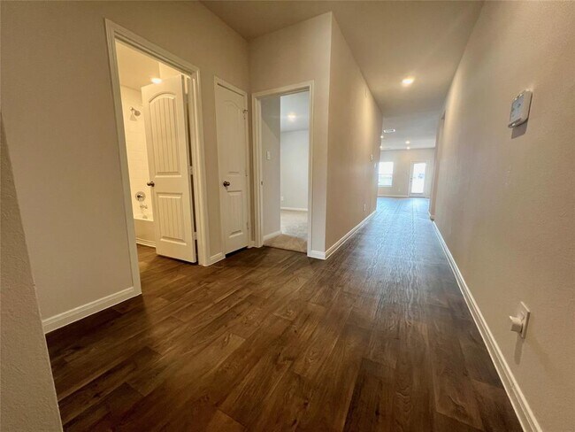 Foto del edificio - 211 Addison Pl