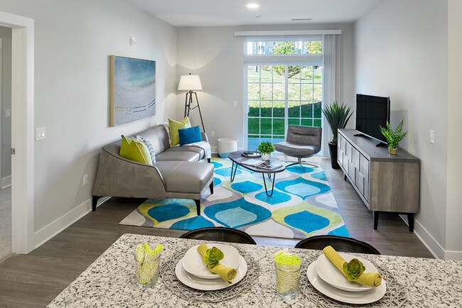Living Room - The Cove at Gateway Commons